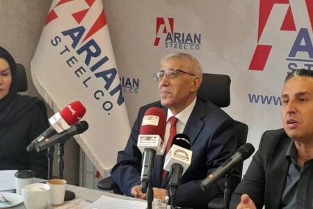 دولت منتظر تغییر سالیانه حداقل دستمزدها نباشد؛ حقوق پایه حداقل ۳۰۰ دلار/ بانک های بی رحم