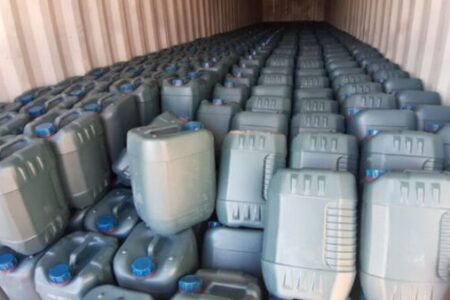 کشف ۷۰ هزار لیتر گازوئیل قاچاق در بندر چابهار| ۵ فروند شناور توقیف شد