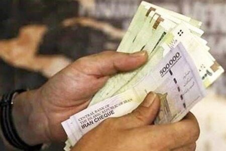 مجلس افزایش حقوق 2 بار در سال را قانونی کند