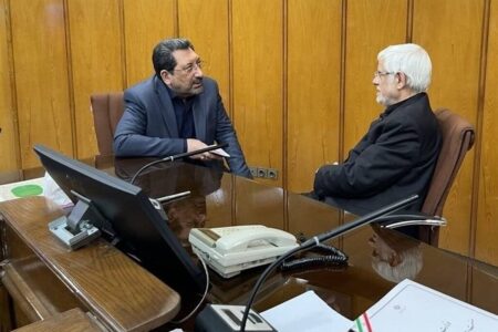 دیدار عارف و اتابک با محور تأمین کالا‌های اساسی و استمرار تولید