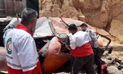 انفجار پژو ۴۰۵ پس از سقوط مرگبار به دره / آمار فوتی‌ها و مصدومان