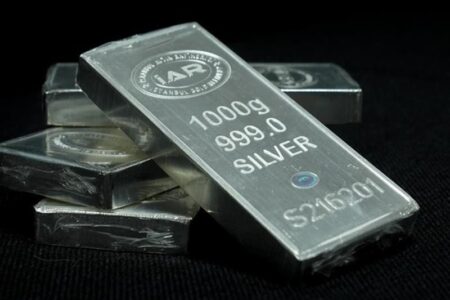 دادوستد 7.1 تن شمش نقره در بورس کالا