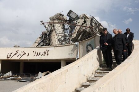 پزشکیان: حمله به اماکن ورزشی، نشان‌دهنده دشمنی با عزت ملت ایران است