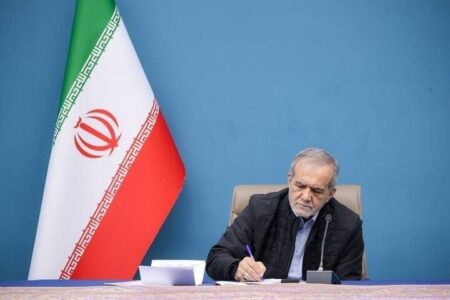 پزشکیان: فردوسی با شاهنامه هویت ایرانی را جاودانه کرد