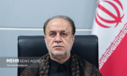 حاجی‌بابایی: تنگه هرمز و غنی‌سازی اورانیوم حق مسلم ملت ایران است
