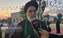 حجت الاسلام محمودی: شهدای ۱۵ خرداد غریبانه شهید و دفن شدند
