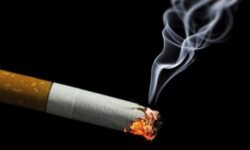 هر نخ سیگار ۱۱ دقیقه از عمر انسان کم می کند